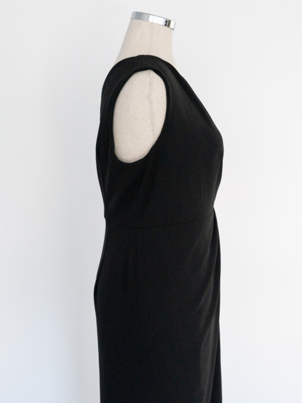 Calvin Klein - One-Shoulder Ruched Gown - Picture 11 of 12